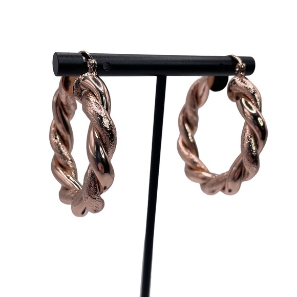Twist hoop earrings - Picture 1 of 4